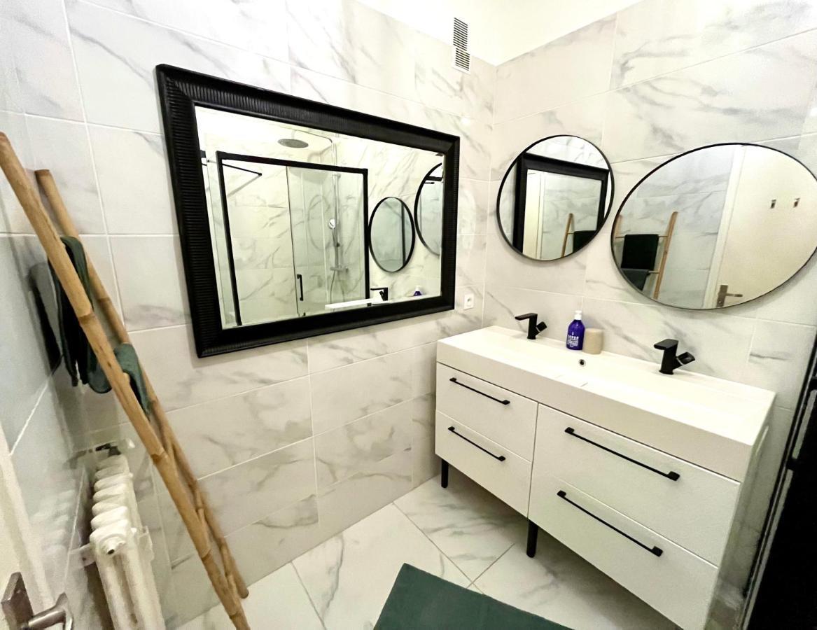 2 Bedrooms - Sea View Apartment Nizza Esterno foto